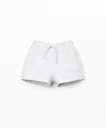 Shorts with elastic waistband