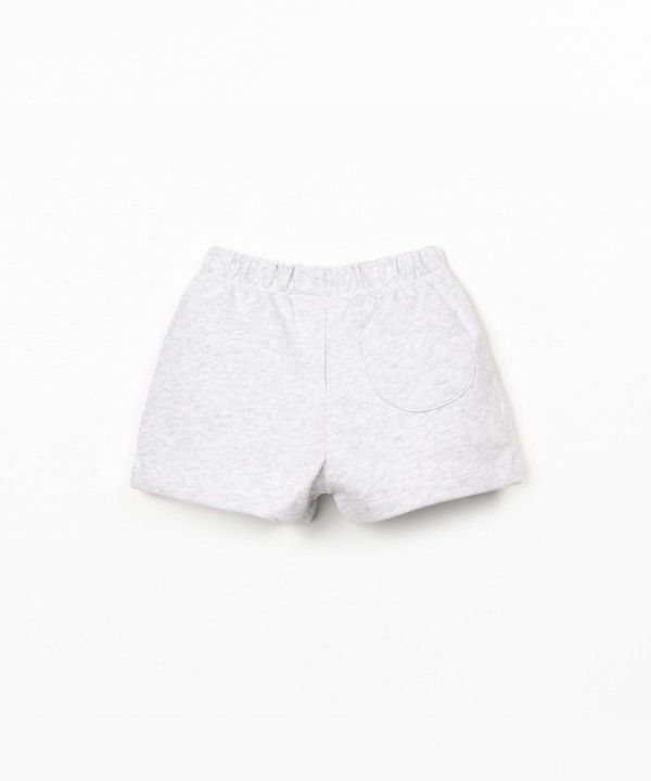 Shorts with elastic waistband