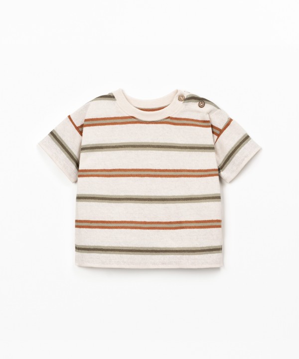 T-shirt com padrão de riscas