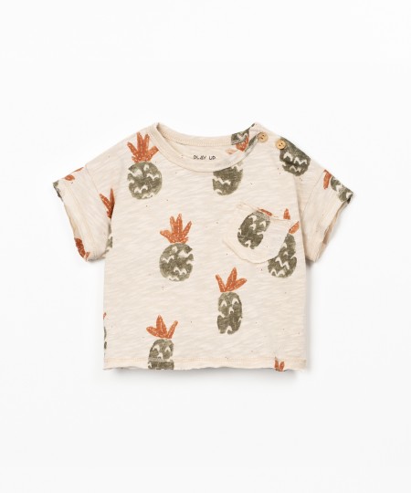 T-shirt with shoulder opening