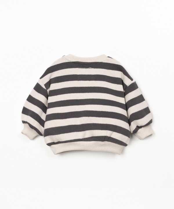 Camisola com mistura de fibras naturais e fibras recicladas