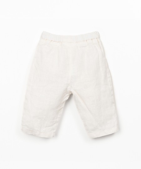 Calça de tecido em linho