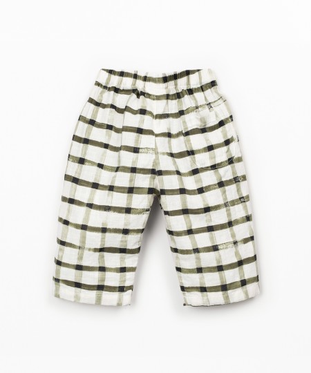 Calça de tecido com fibras naturais