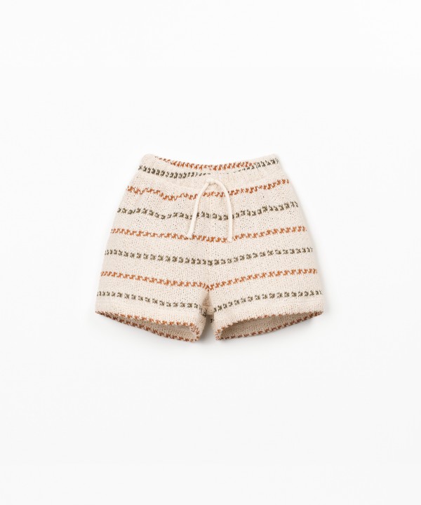 Shorts in recycled and natural fiber blend