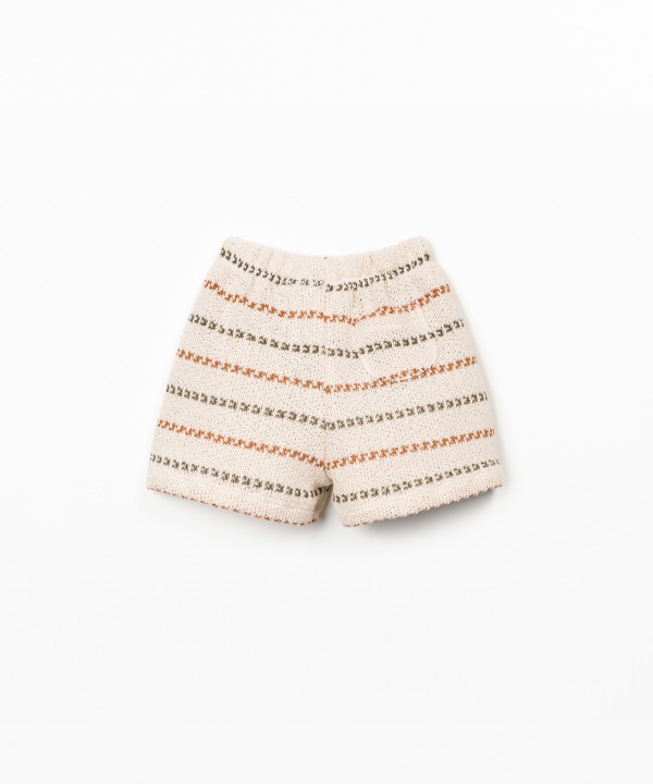 Shorts in recycled and natural fiber blend