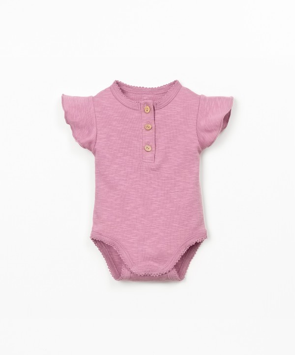 Body em algod�o org�nico com encaise de folho na manga