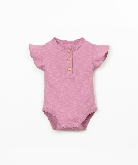 Body em algod�o org�nico com encaise de folho na manga