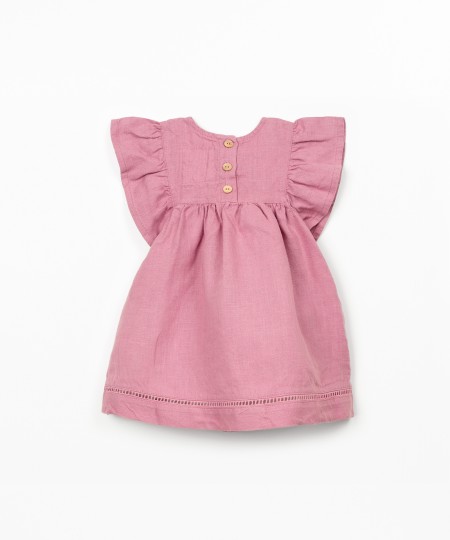 Vestido de tecido em linho