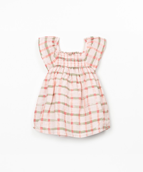 Vestido de tecido em fibras naturais