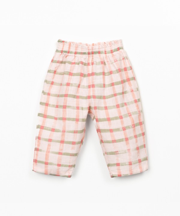 Cal�a com estampado xadrez