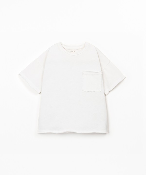 T-shirt with chest pocket