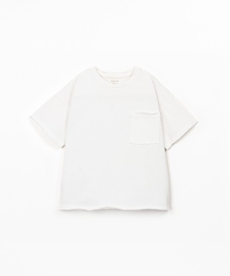 T-shirt with chest pocket