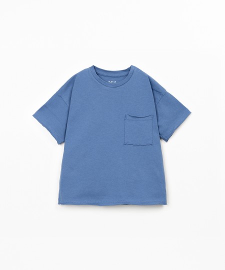 T-shirt with chest pocket