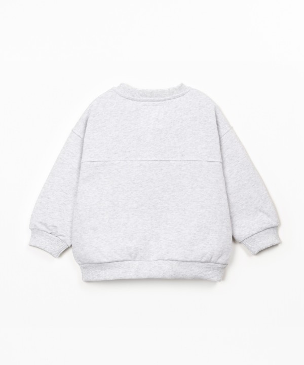 Knitted sweatshirt with recycled cotton