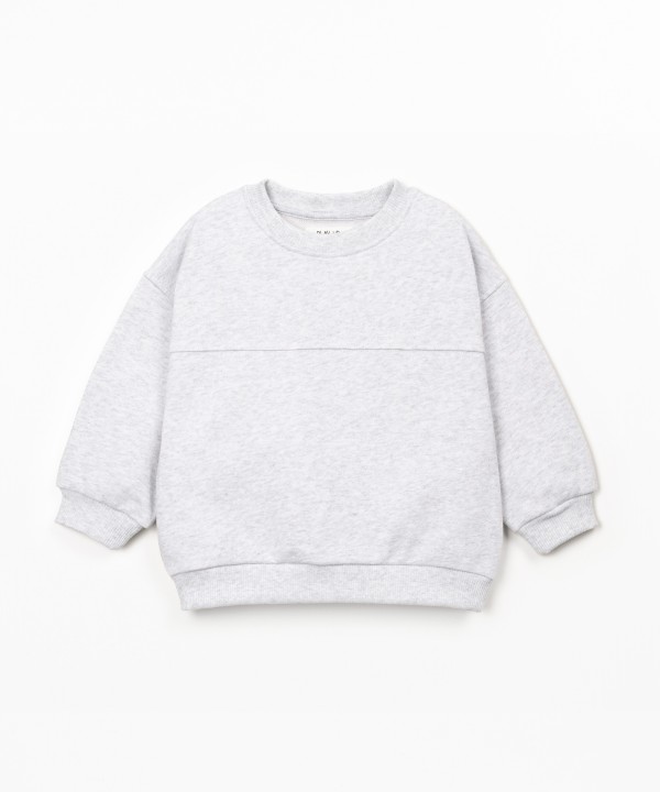 Knitted sweatshirt with recycled cotton
