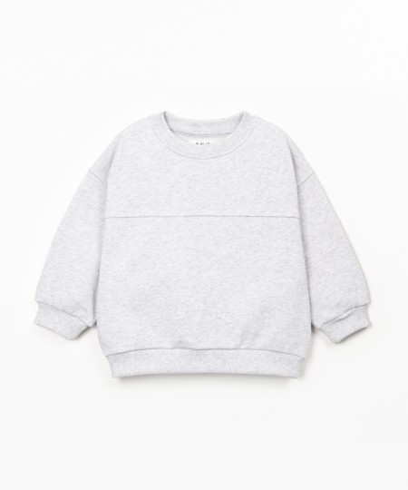 Knitted sweatshirt with recycled cotton
