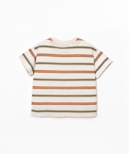 T-shirt mistura de fibras naturais com padrão de riscas