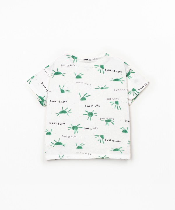 T-shirt anti-uv com estampado de sol