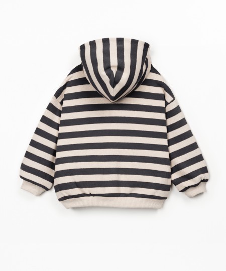 Felpa a righe con cappuccio