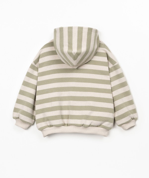Camisola �s riscas com capucho