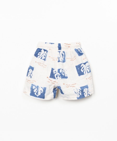Organic cotton shorts with monstera print
