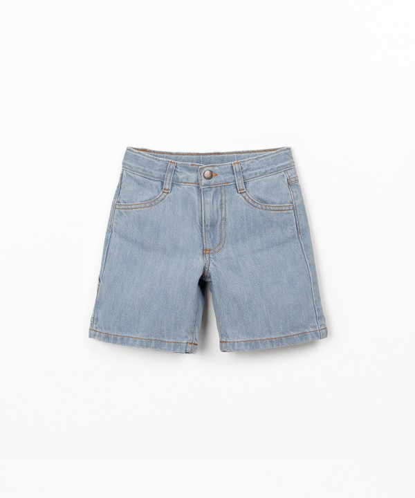 Denim shorts with adjustable waistband
