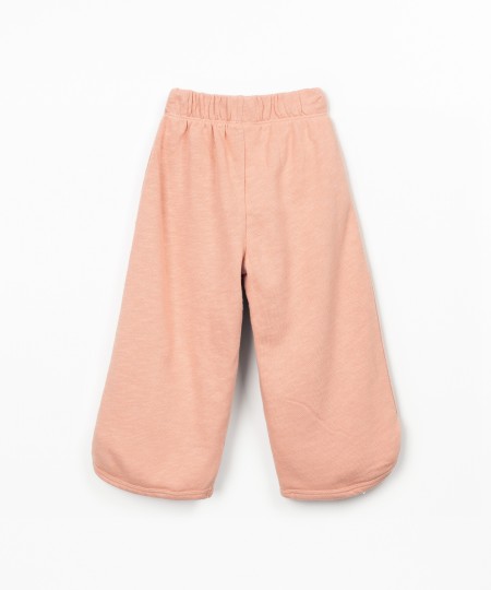 Calça mistura de fibras naturais e recicladas