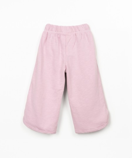 Calça mistura de fibras naturais e recicladas