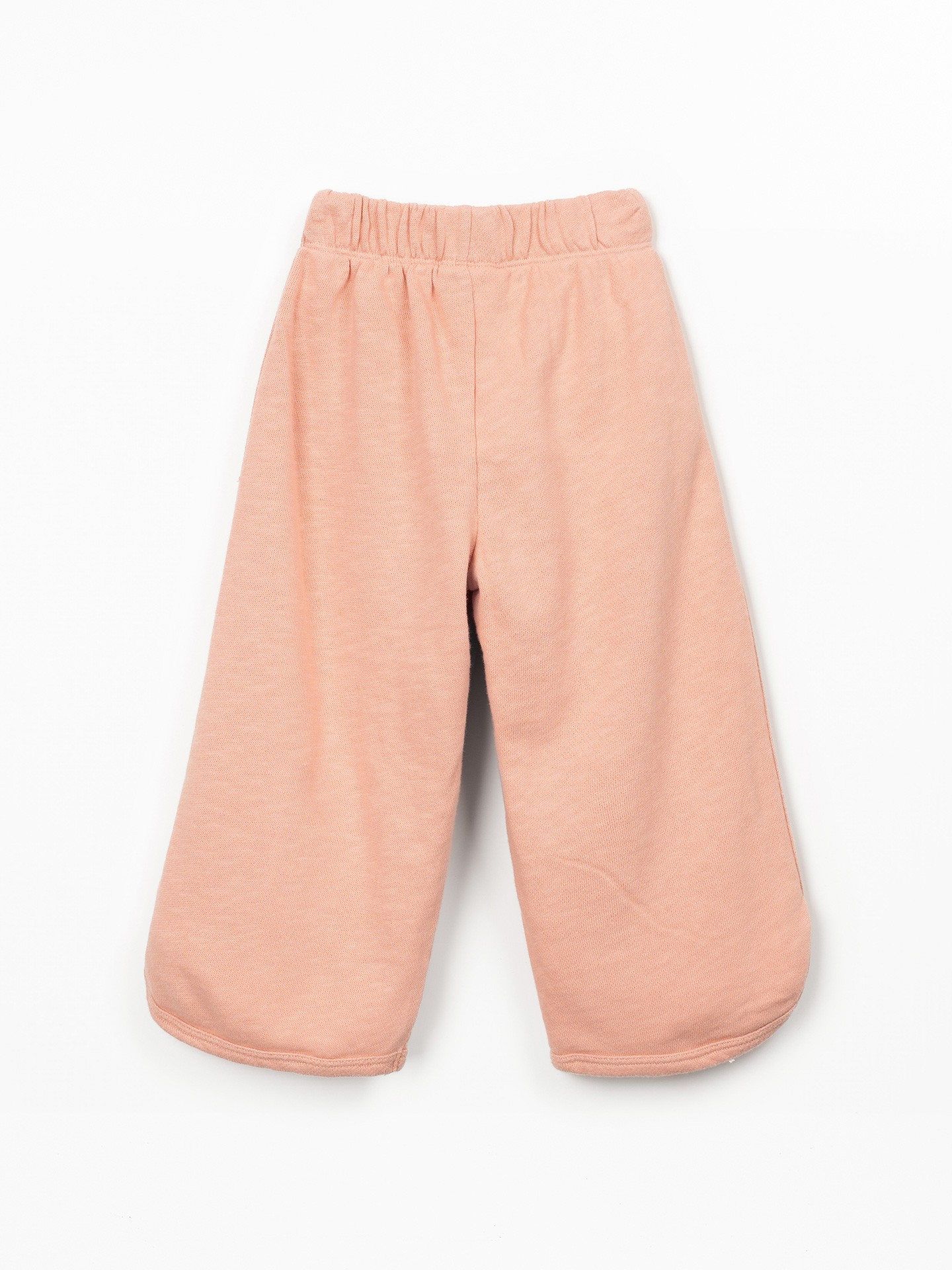 Trousers with a blend of natural and recycled fibers