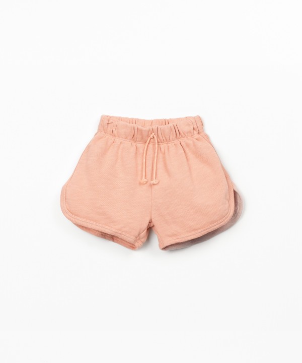 Shorts in natural fiber blend