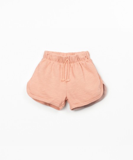 Shorts in natural fiber blend