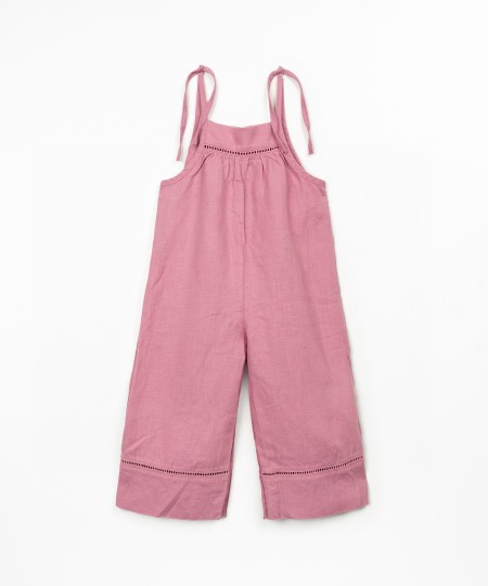 Combinaison en lin avec d�tails en dentelle