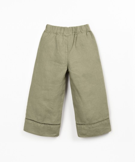 Calça em linho com cinto elástico