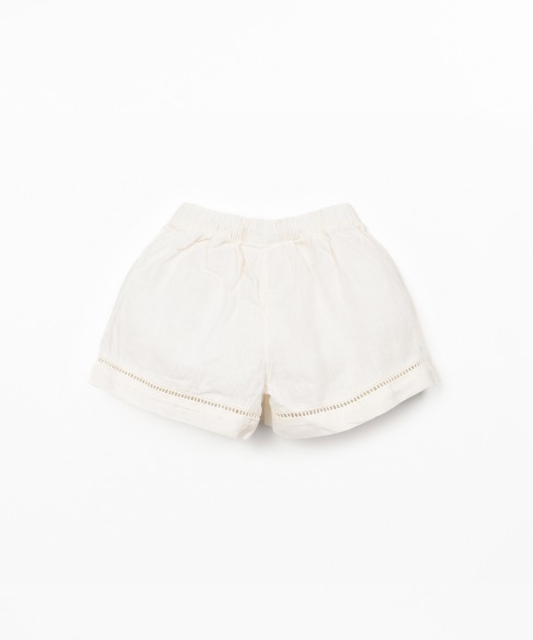 Linen shorts with elastic waistband