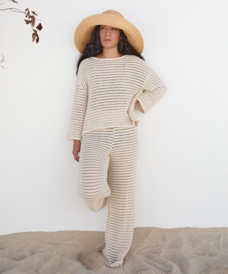 Knit sweater with recycled cotton