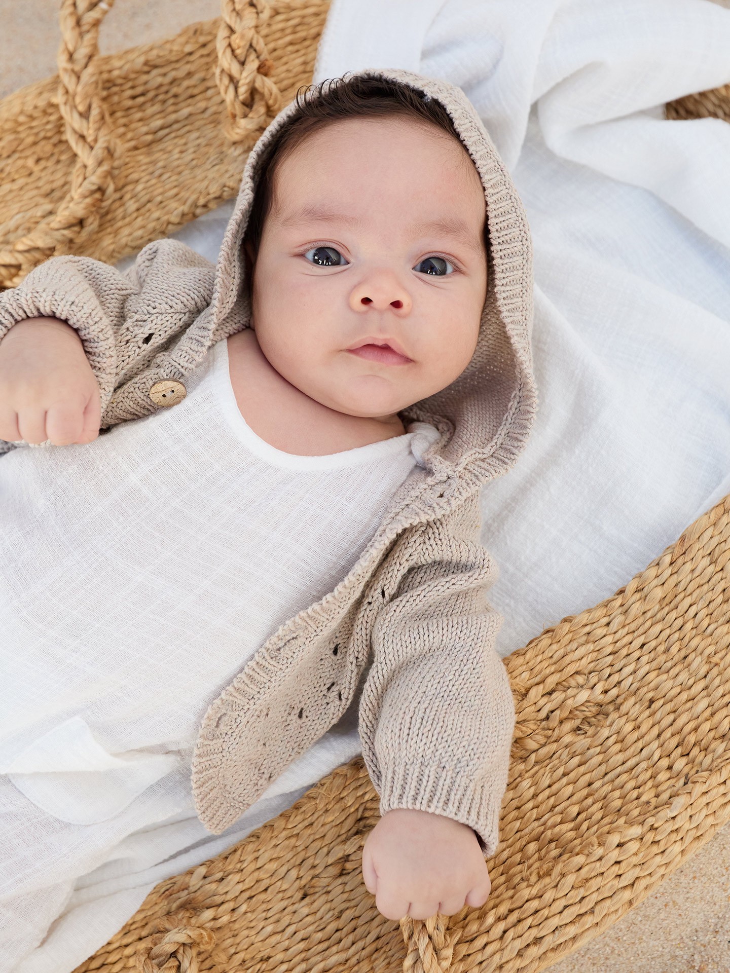 Casaco tricot com capucho