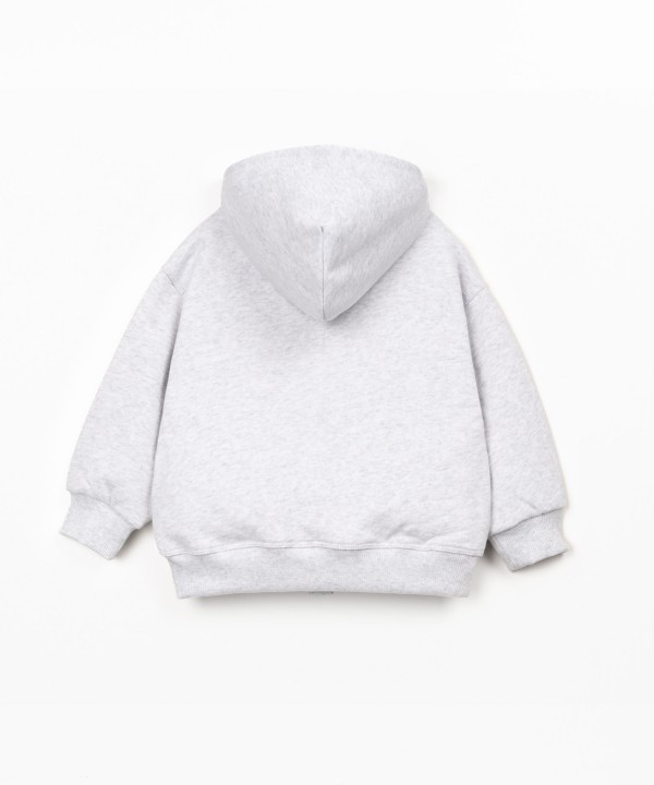 Hooded jacket with zipper