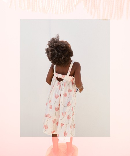 Vestido con estampado de tulipanes