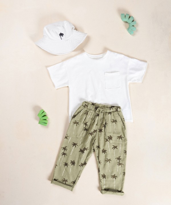 T-shirt with chest pocket