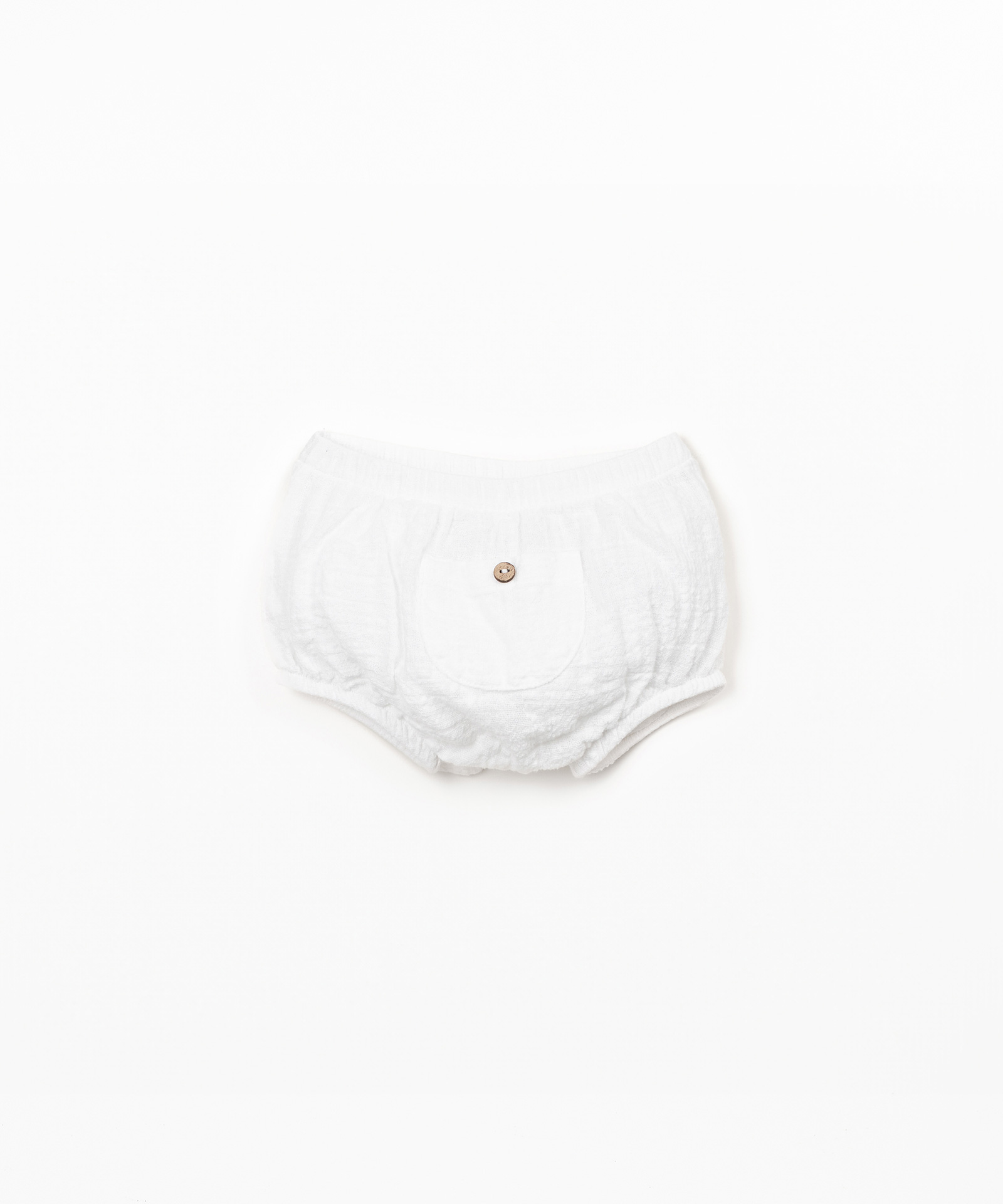 Fabric shorts with pocket