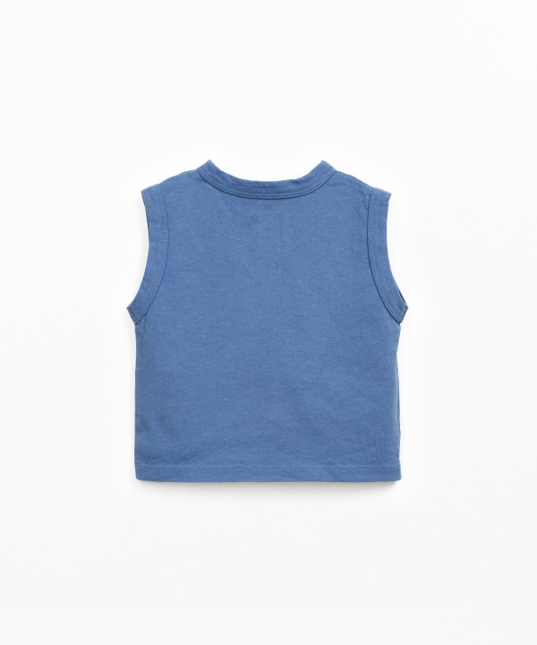 Sleeveless t-shirt in a blend of natural and recycled fibers