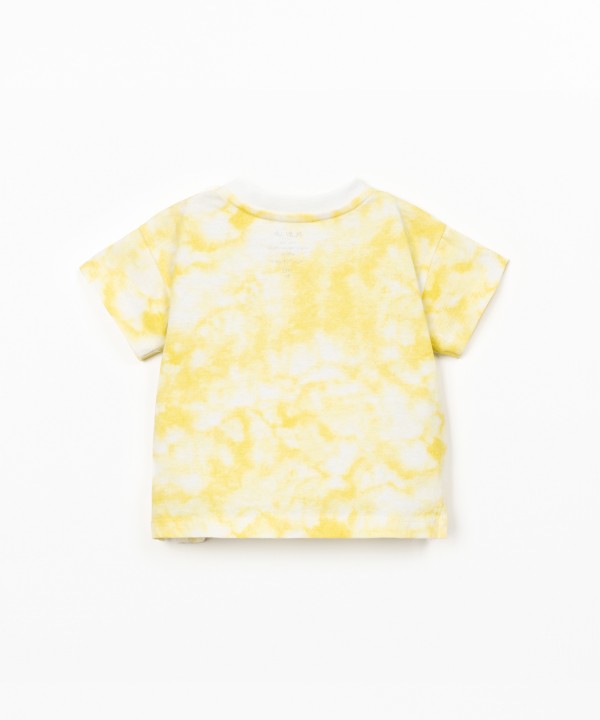 Camiseta con estampado tie-dye