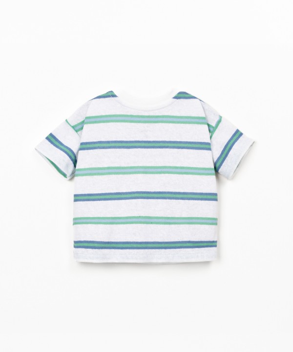 T-shirt con fantasia a righe