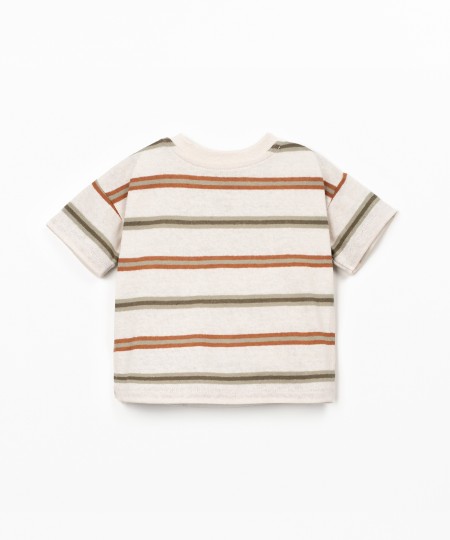 Camiseta con estampado de rayas