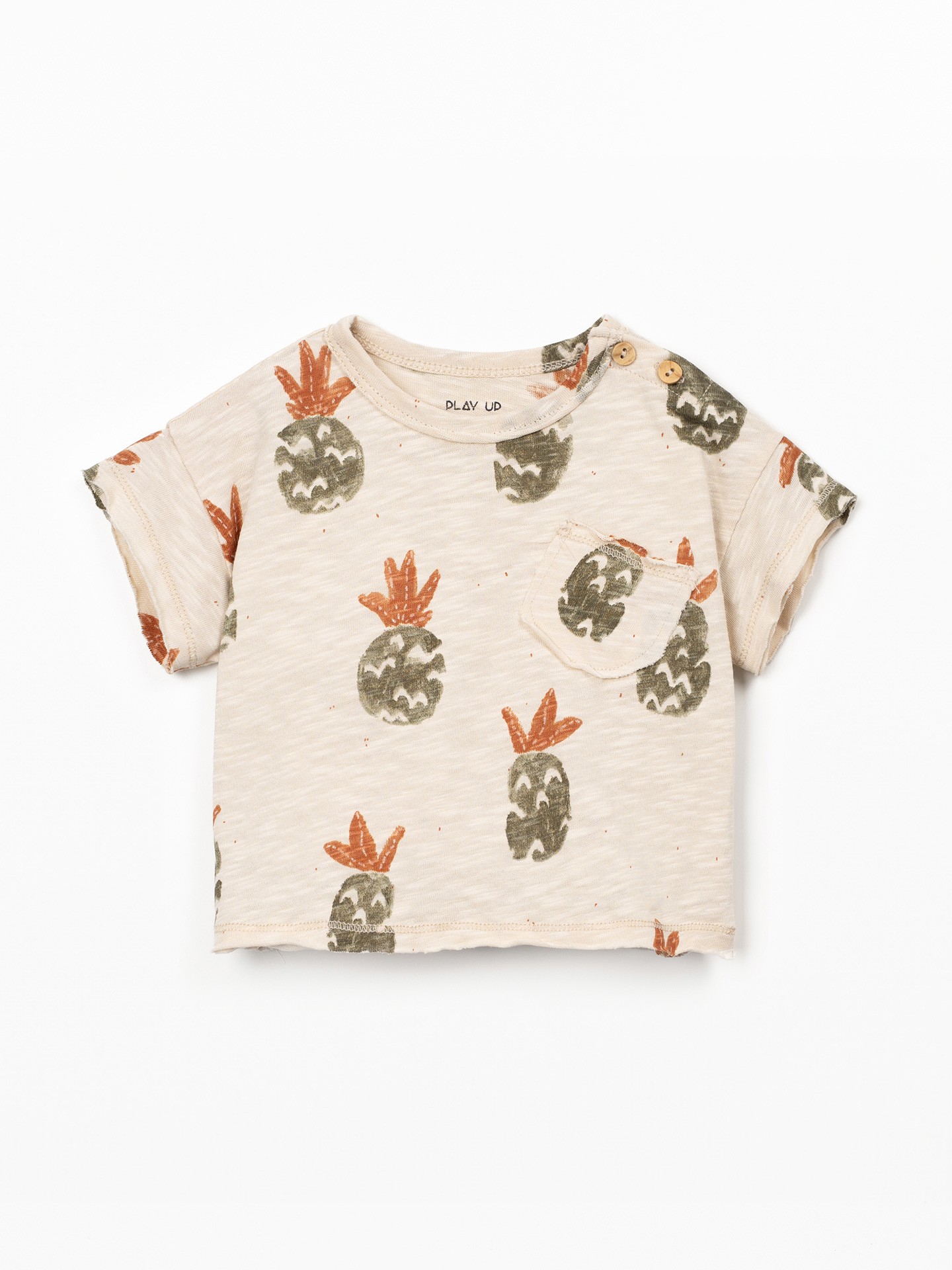 T-shirt com abertura no ombro