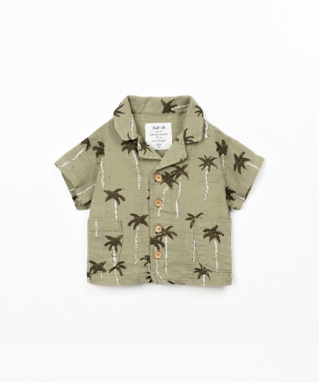 Camisa de algodón orgánico con estampado de palmeras