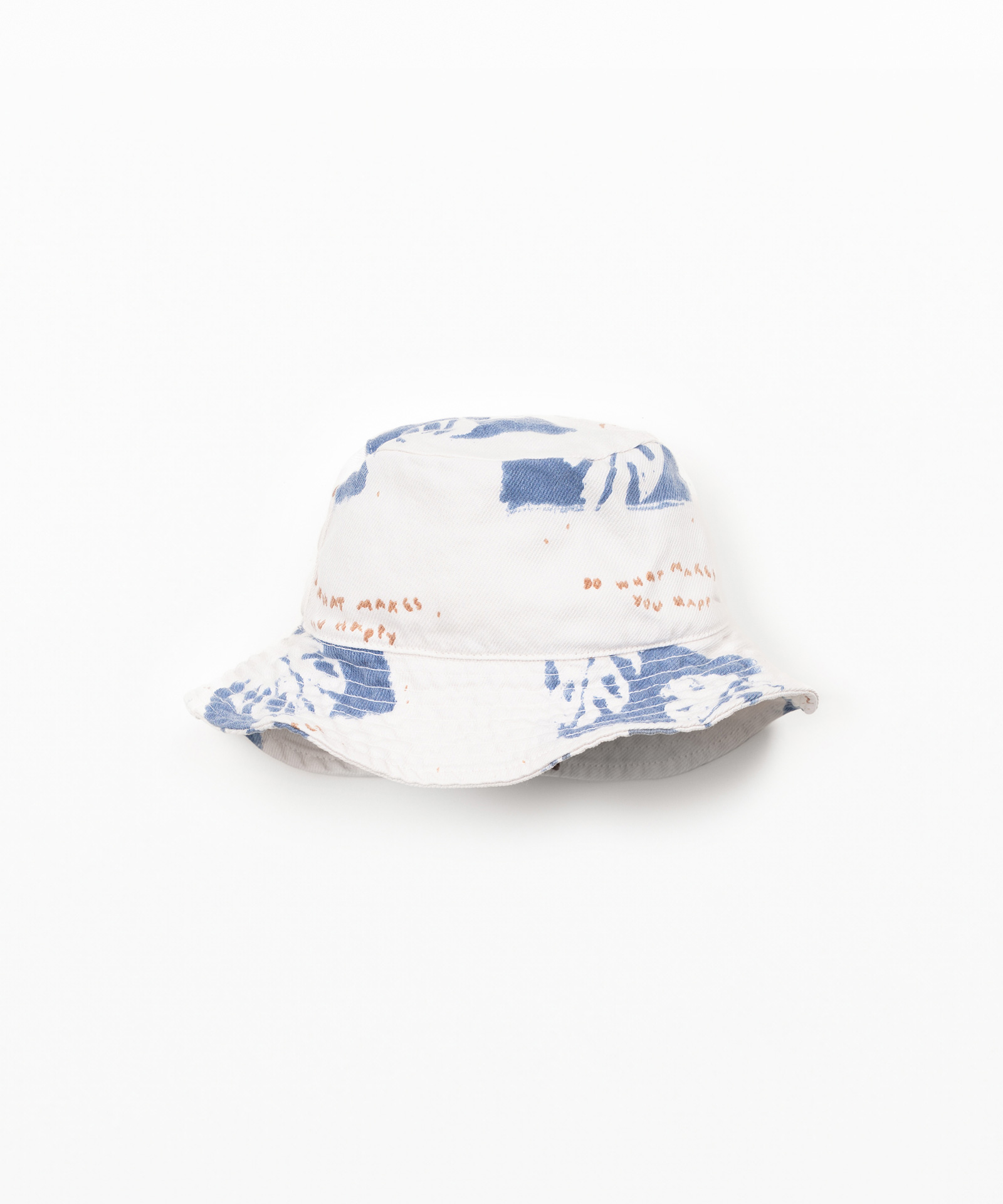 Hat with monstera print