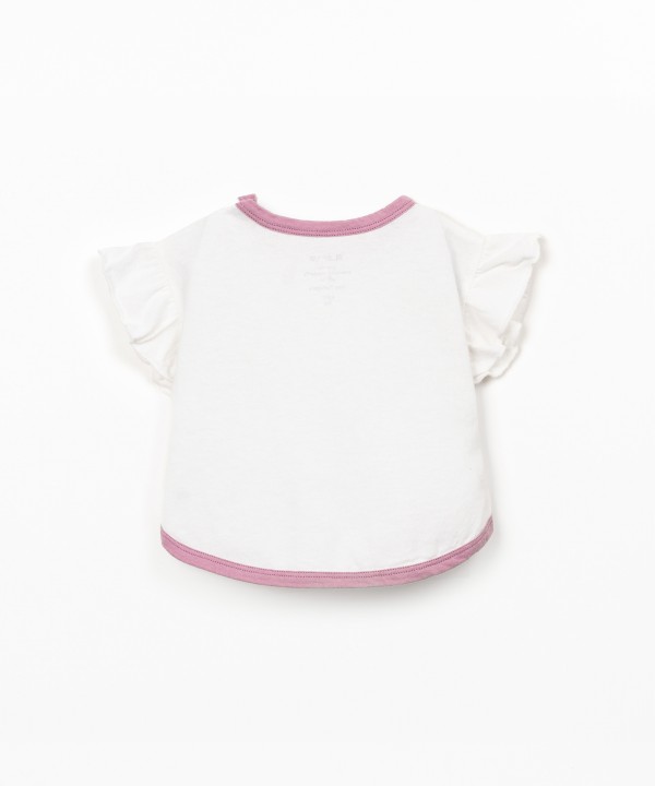 T-shirt con maniche a volant