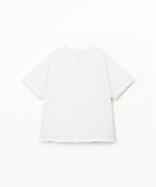 T-shirt with chest pocket