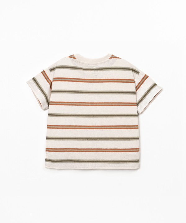 T-shirt mistura de fibras naturais com padrão de riscas